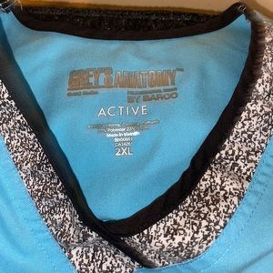 1 greys anatomy barco active scrub top